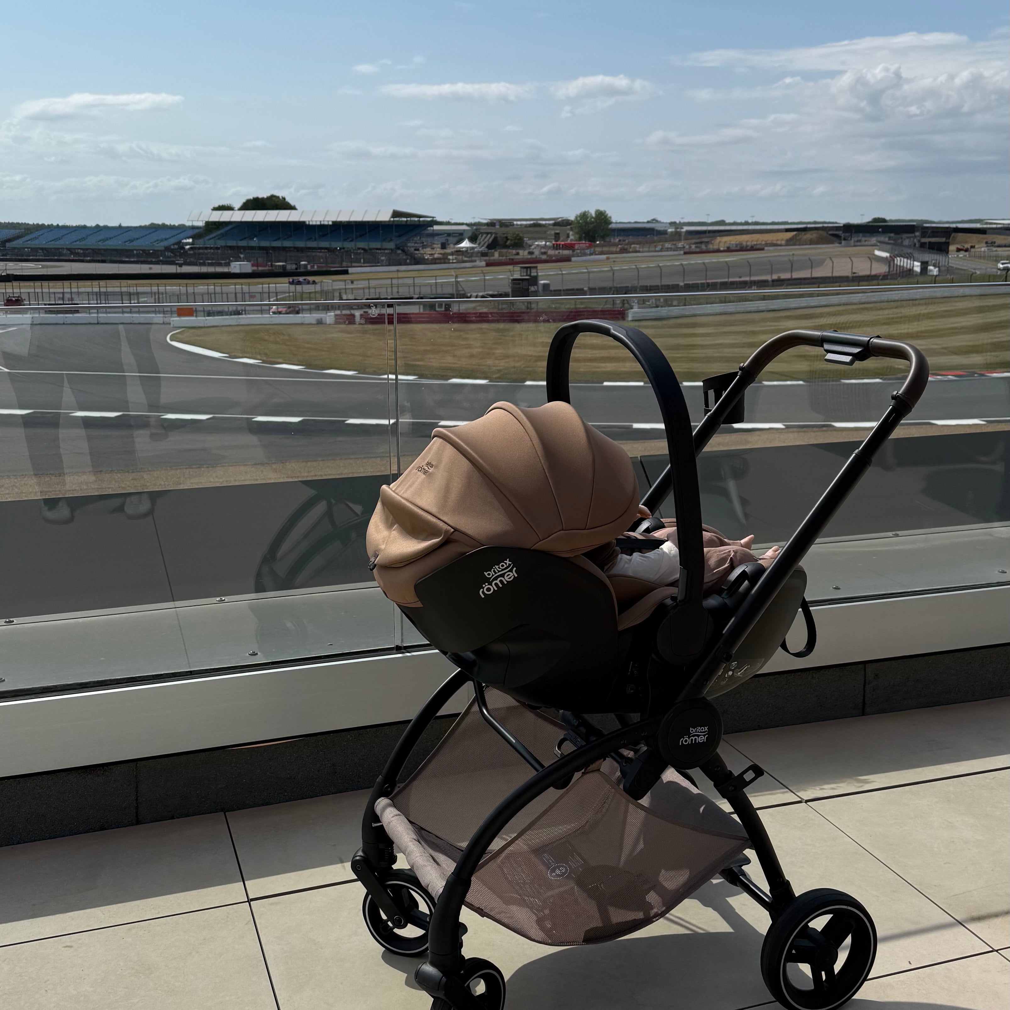 Travel Light or Go All-In? Meet the New Britax Flylite & RIO Prams